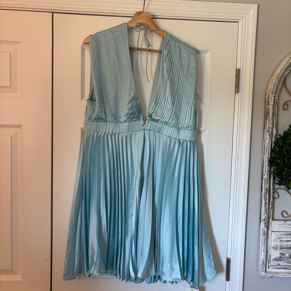 Abercrombie & Fitch Plunge Pleated Satin Mini Dress Sky Blue XLT Tall Long NWT - Picture 13 of 16